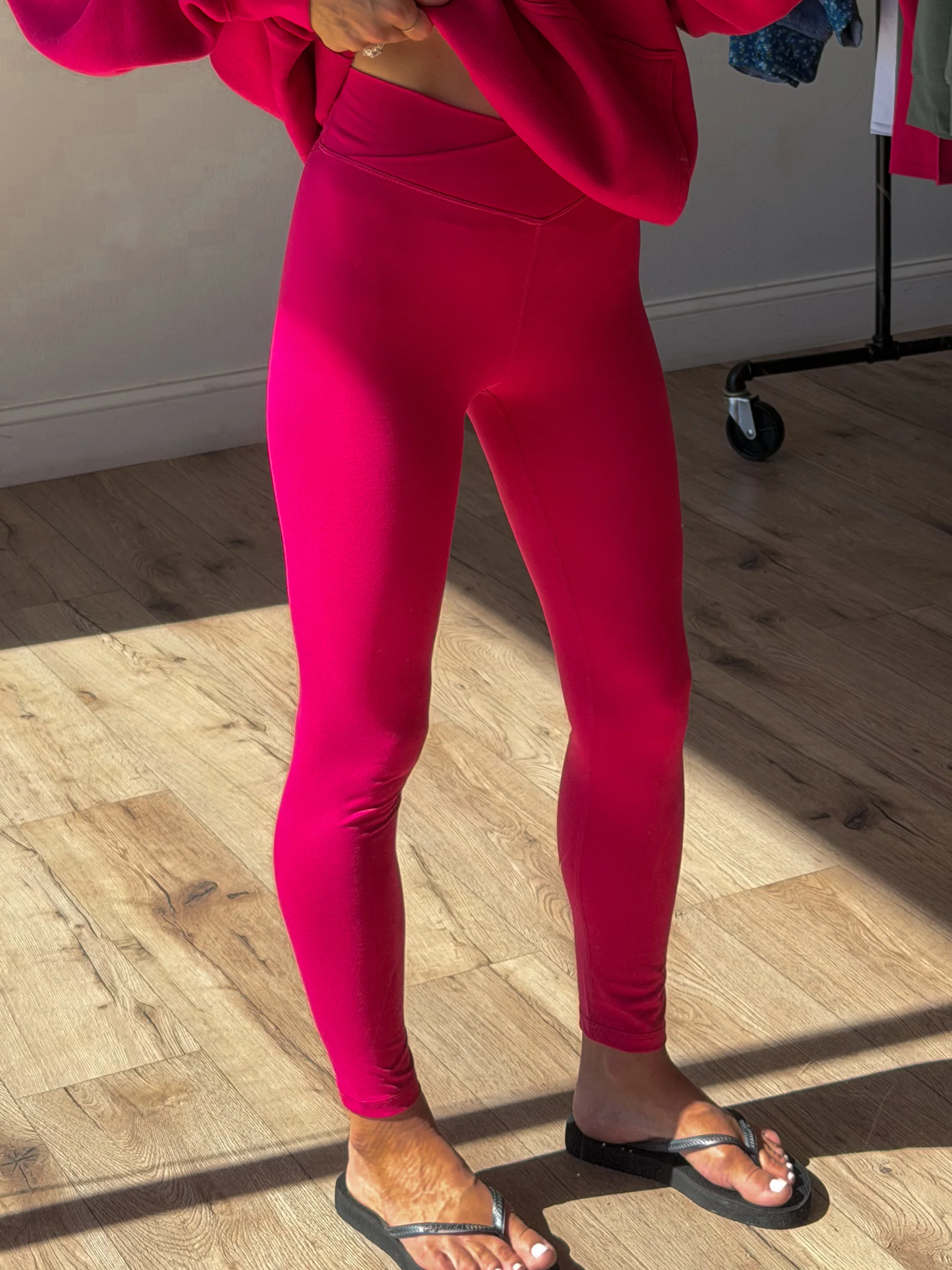 Soft Compression Crossover Leggings | Wildberry - Image 2