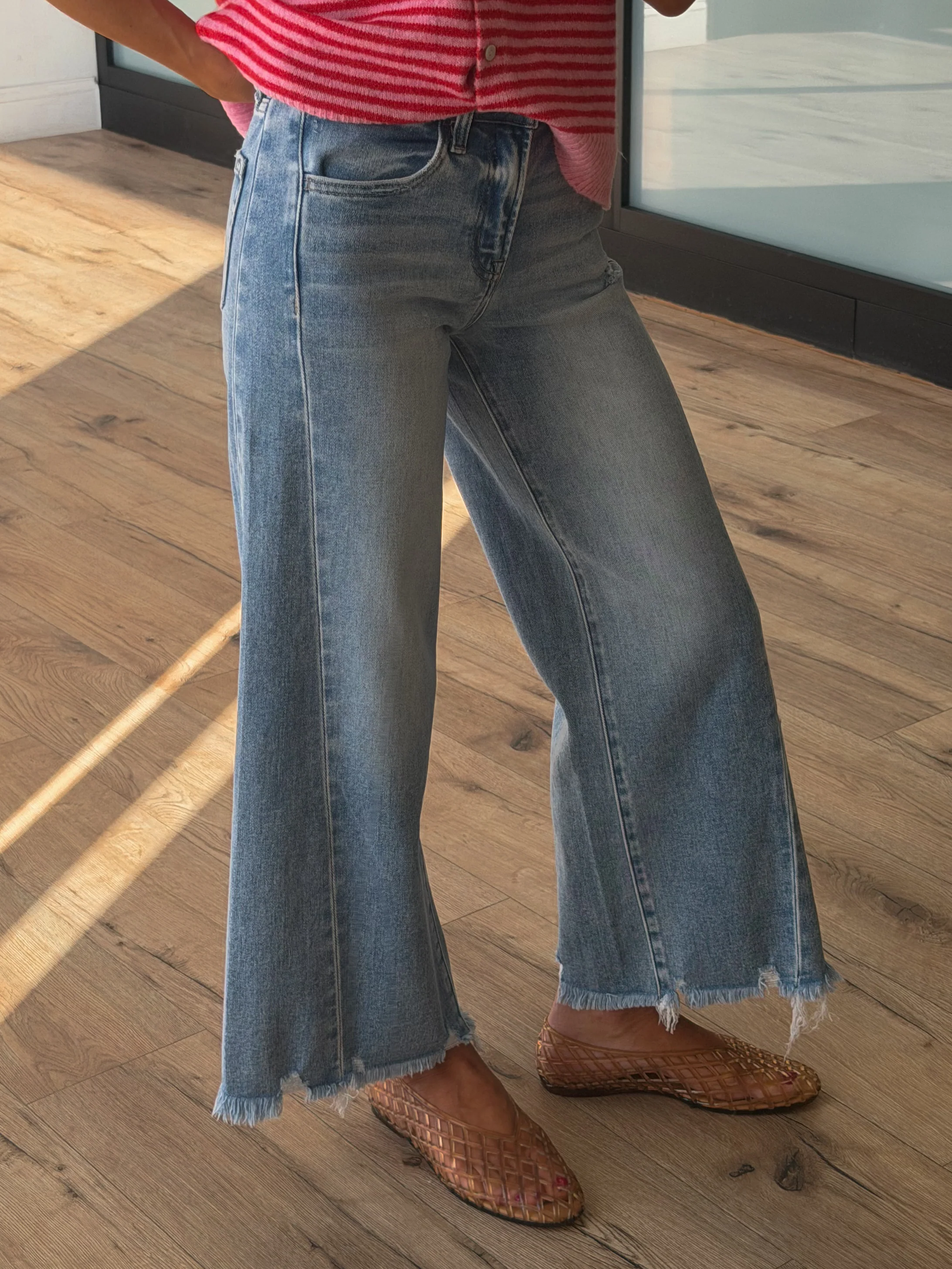 Dagger Cropped Jeans - Image 2