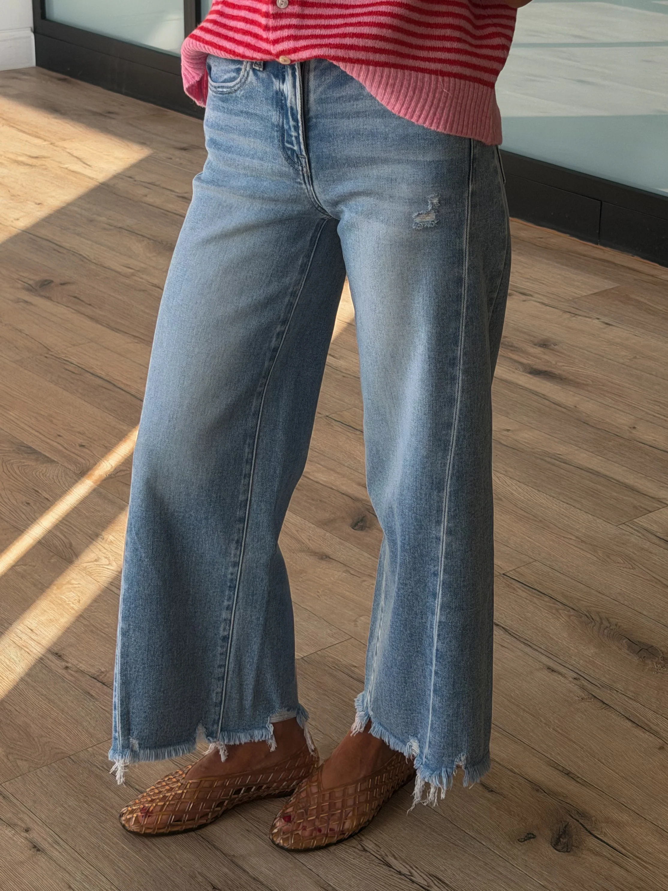 Dagger Cropped Jeans - Image 3