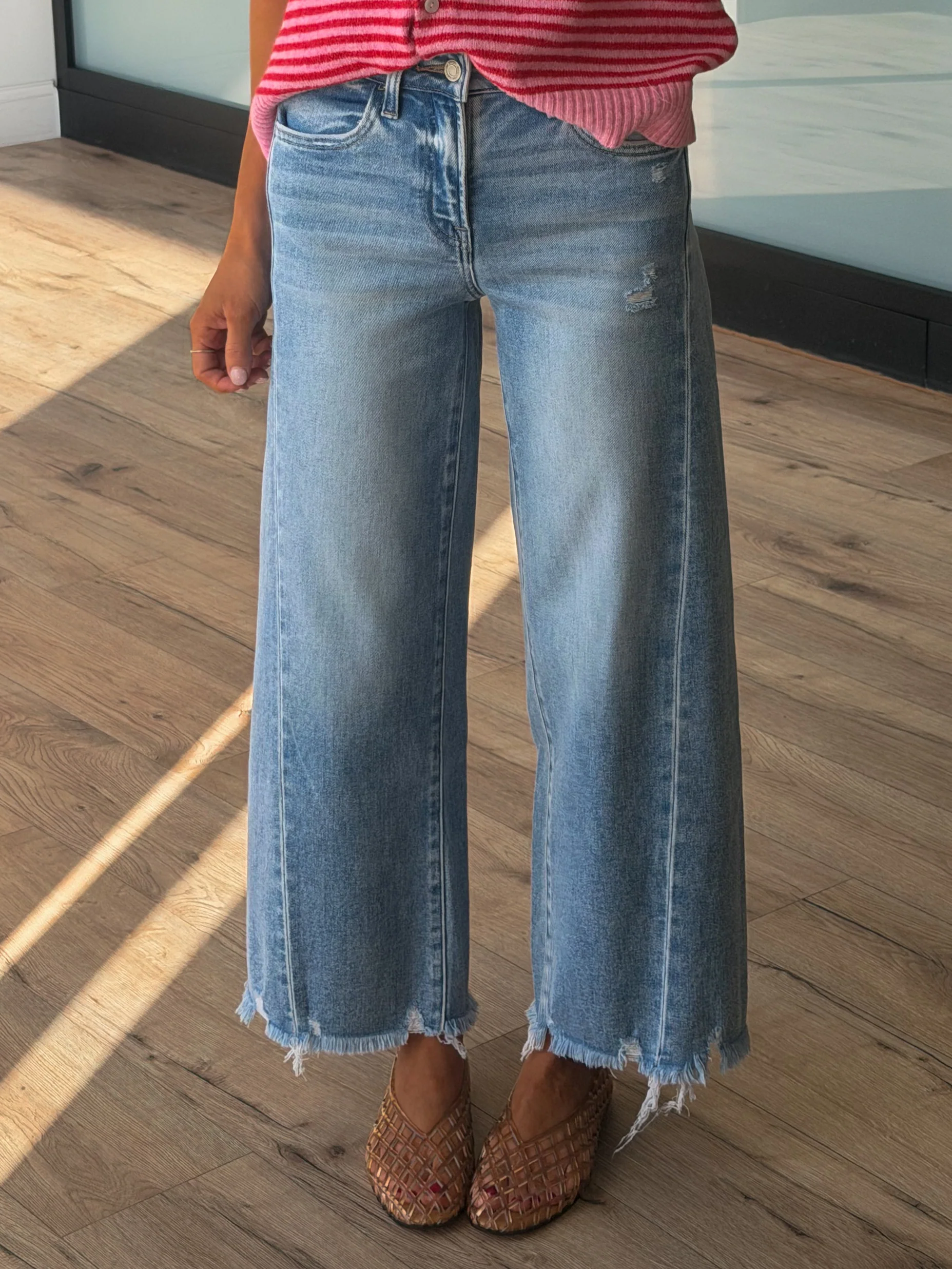 Dagger Cropped Jeans - Image 4