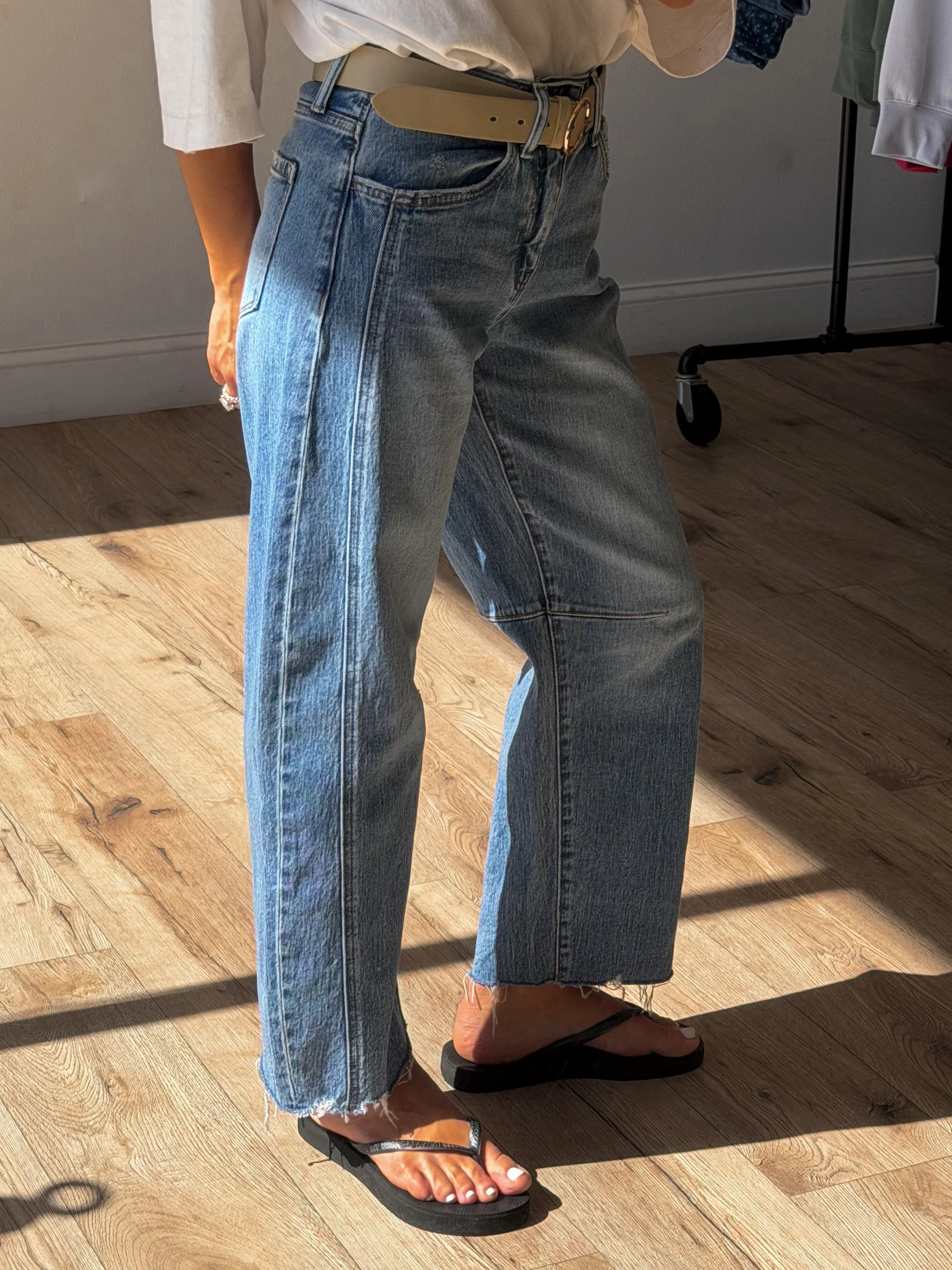 Gwyn Cut Hem Barrel Jeans - Image 2