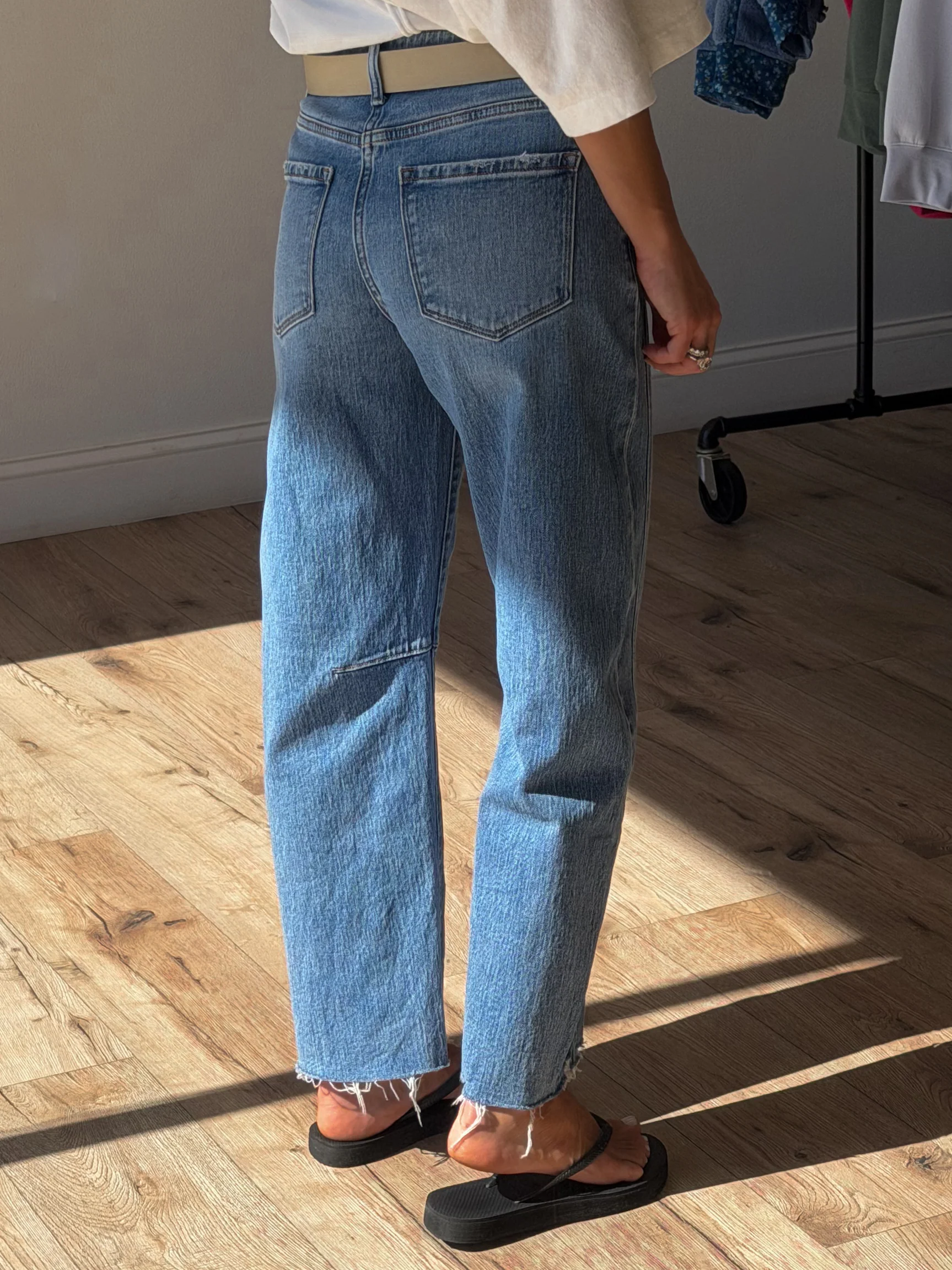 Gwyn Cut Hem Barrel Jeans - Image 5