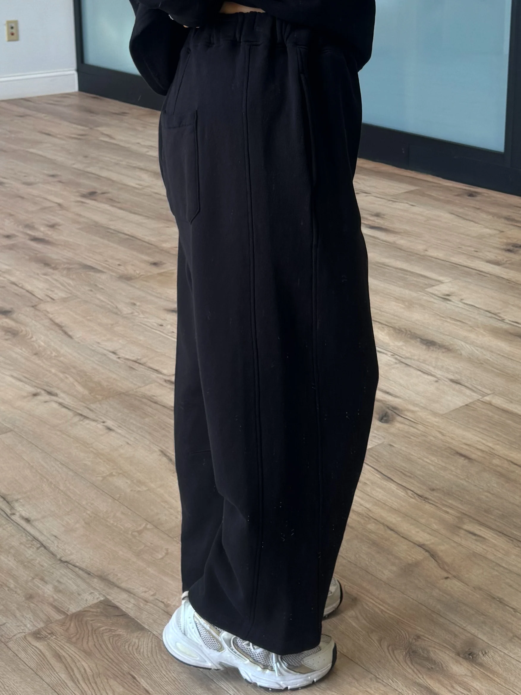 Worn Well Barrel Lounge Pants | Black | RESTOCK - Image 4